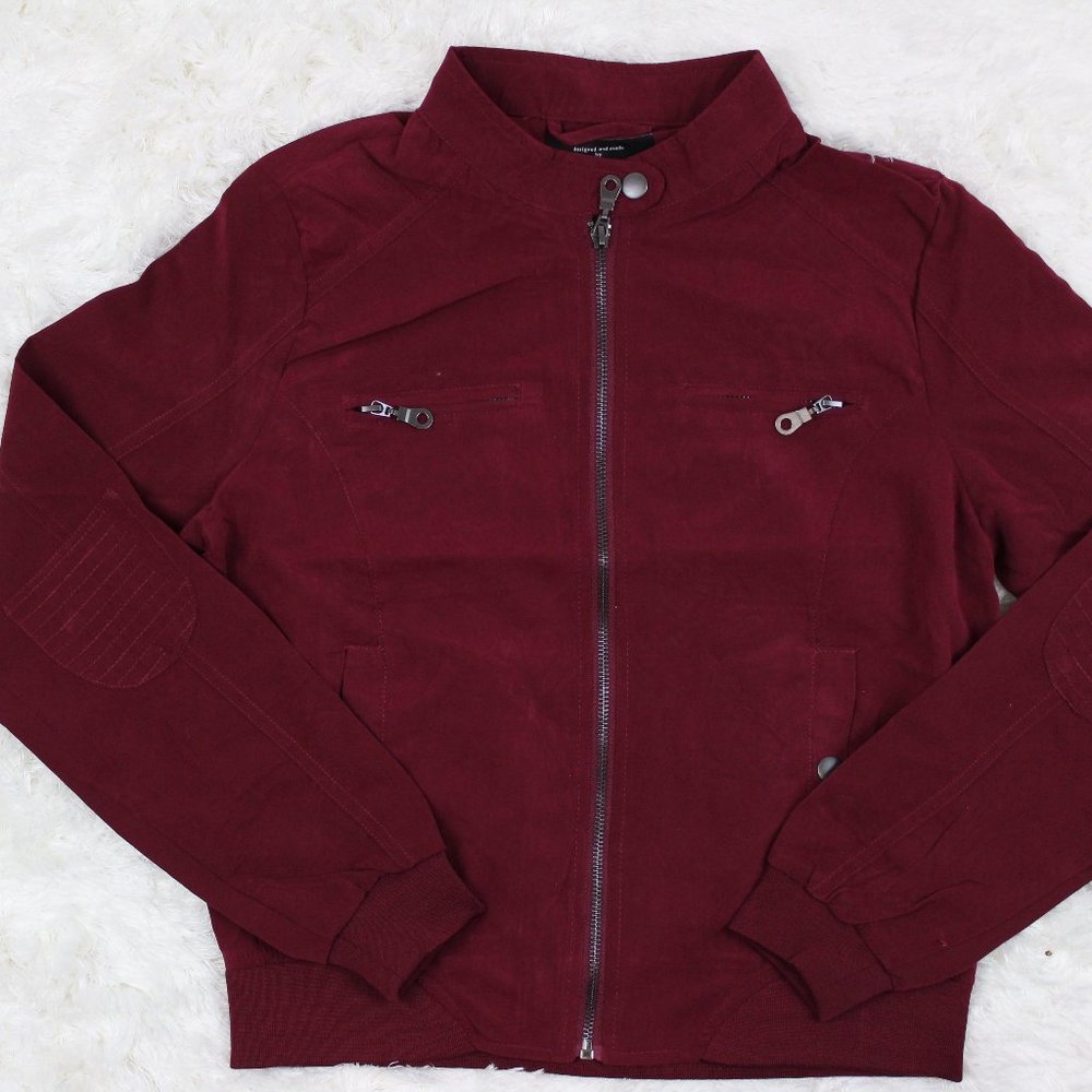 IRIS neck snap button jacket.